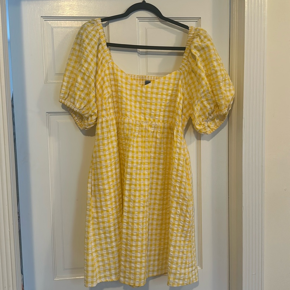 Yellow gingham dress - size Medium